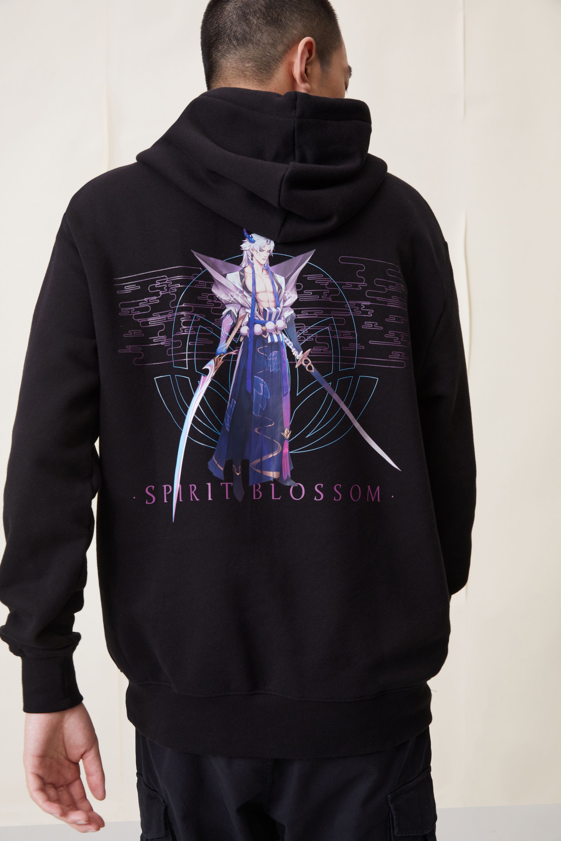 League of Legends H&M Collab orders Yone Hoodie (Small)