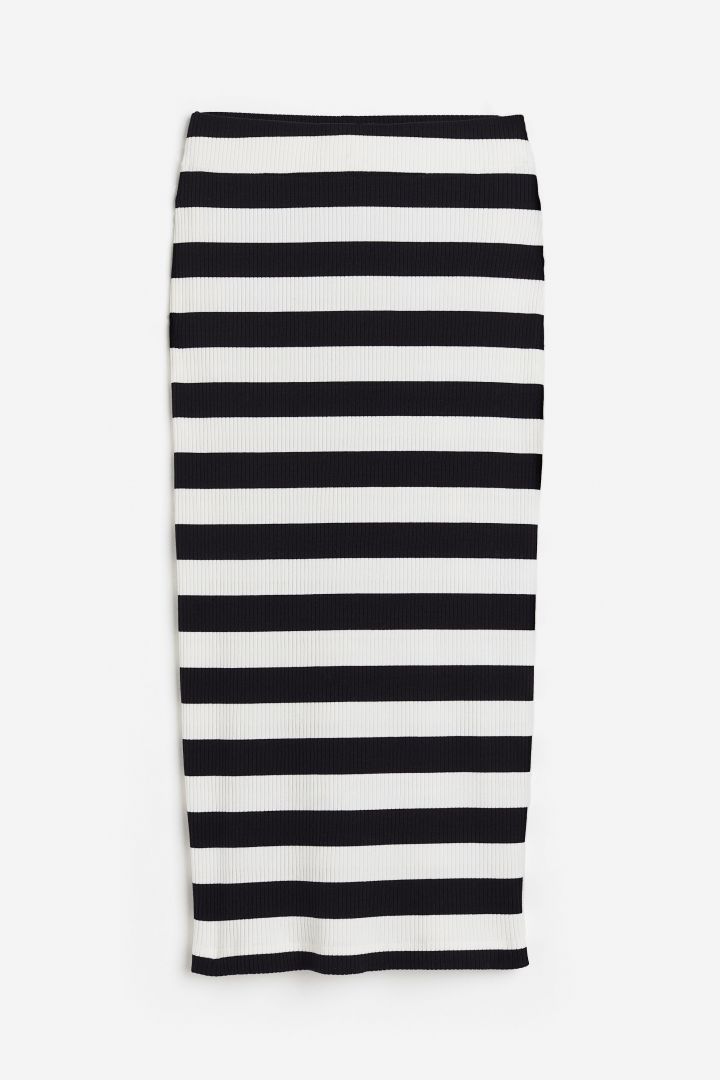 H&m black and 2025 white striped skirt